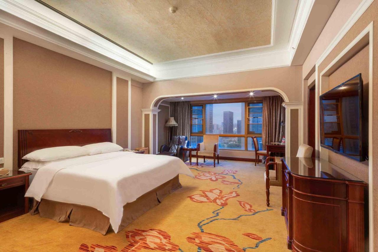 Vienna Hotel Shenzhen Songgang Liye Road Exterior photo